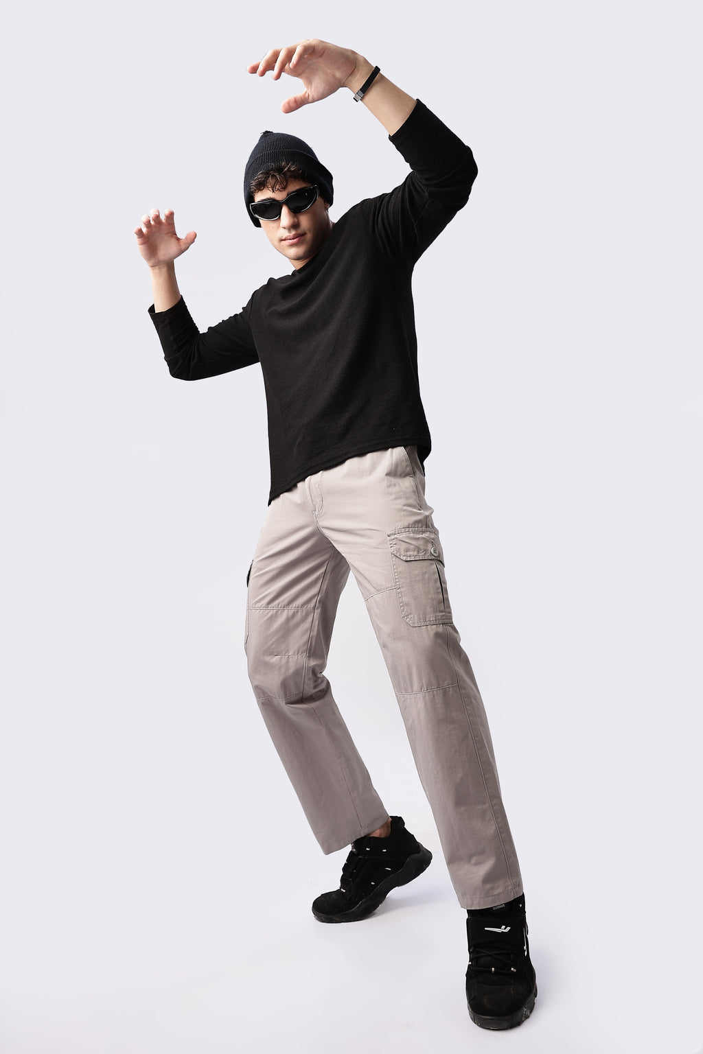 Men Relaxed Fit Air Cargo-Lt Grey
