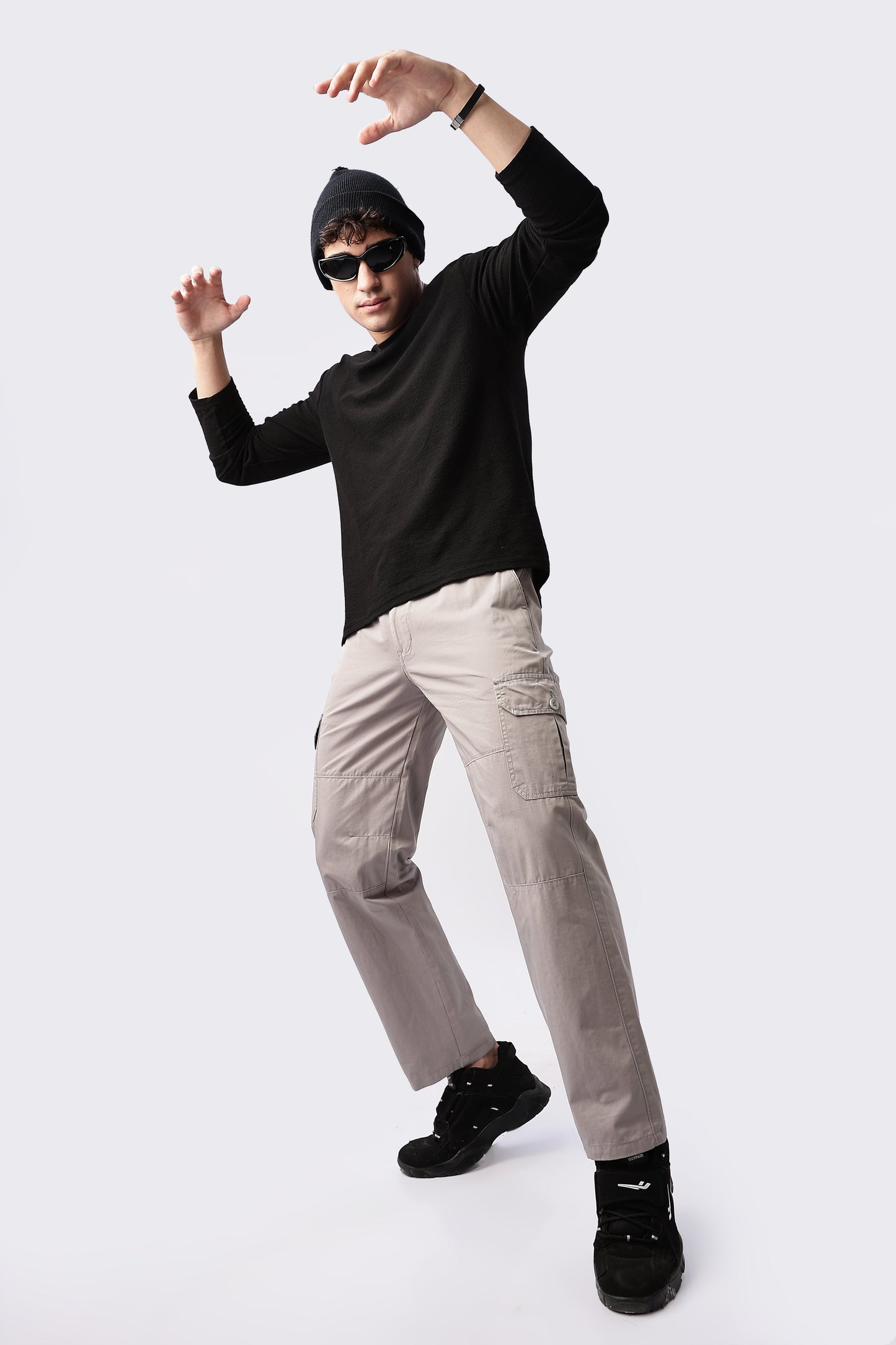 Men Relaxed Fit Air Cargo-Lt Grey