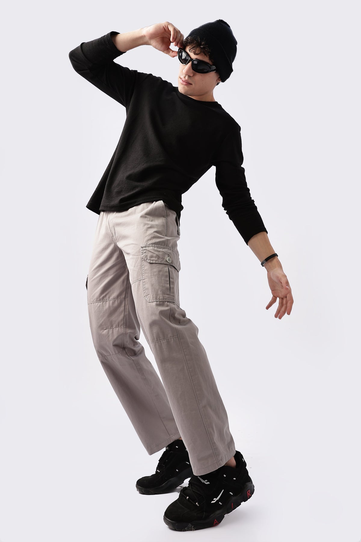 Men Relaxed Fit Air Cargo-Lt Grey