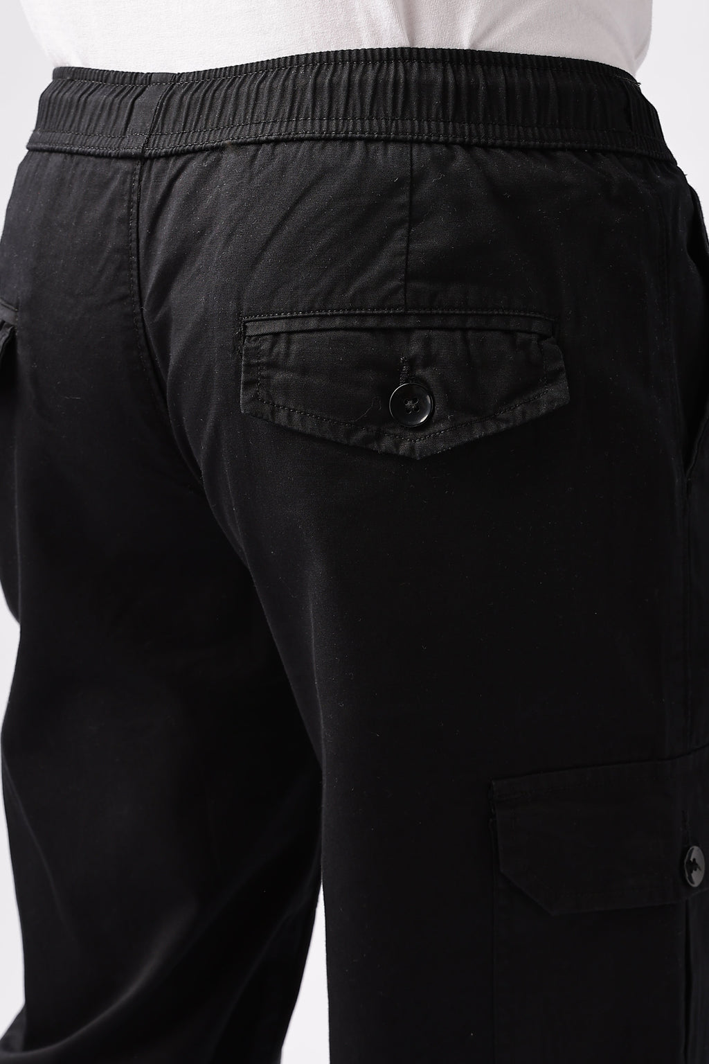 Men Relaxed Fit Air Cargo-Black
