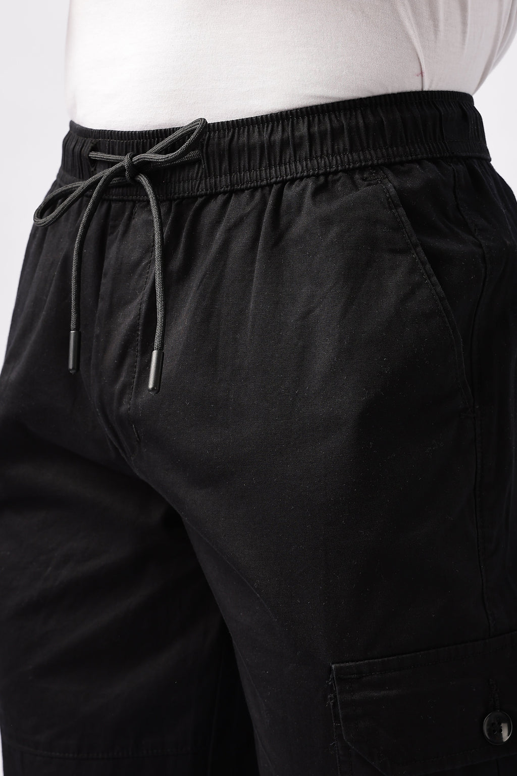 Men Relaxed Fit Air Cargo-Black