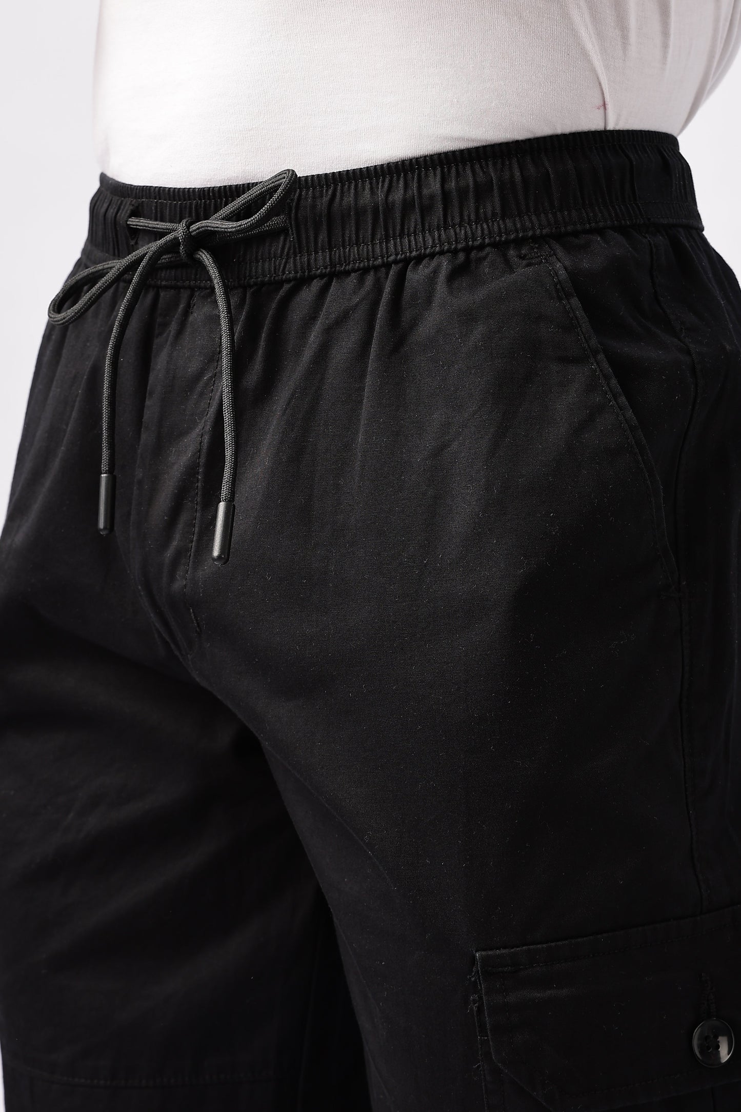 Men Relaxed Fit Air Cargo-Black