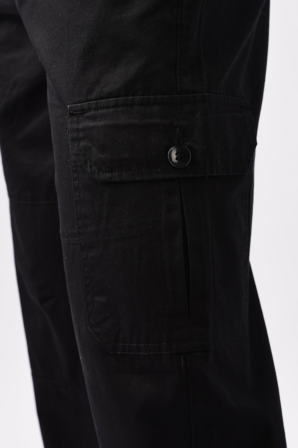 Men Relaxed Fit Air Cargo-Black