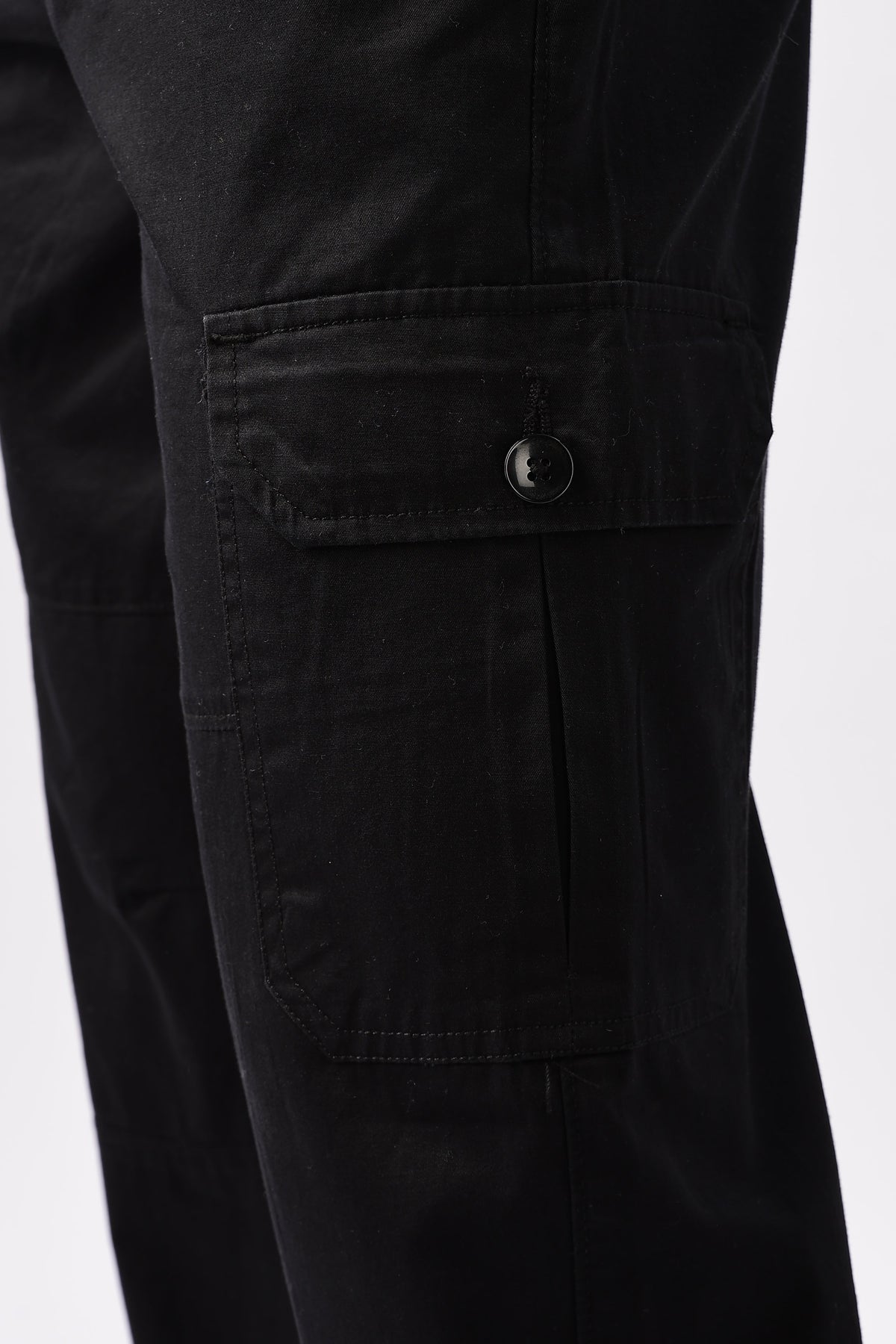 Men Relaxed Fit Air Cargo-Black