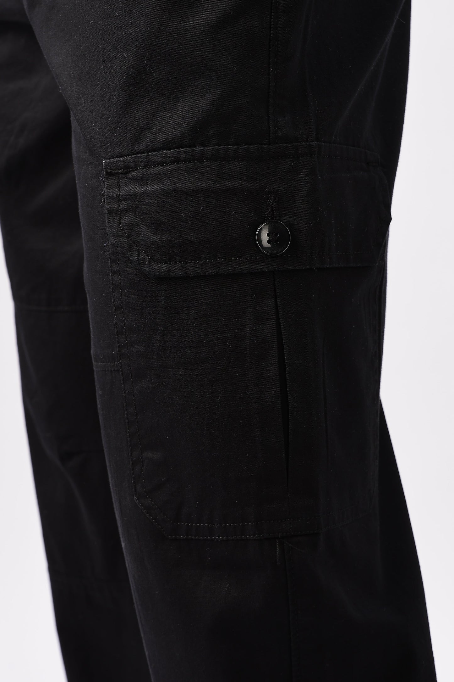 Men Relaxed Fit Air Cargo-Black