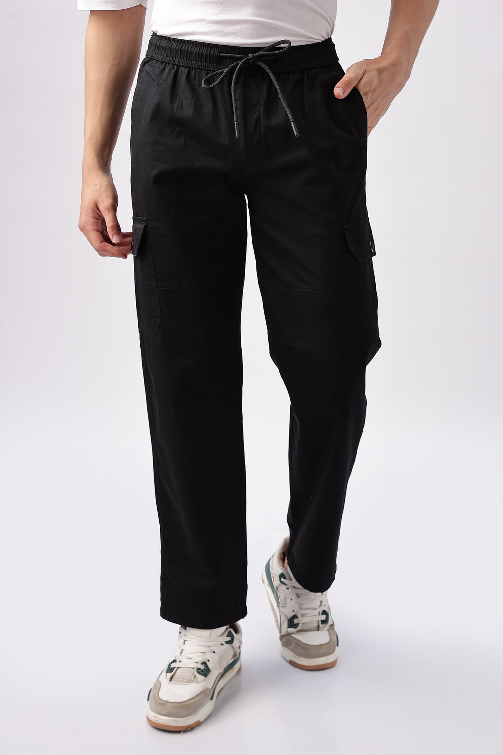 Men Relaxed Fit Air Cargo-Black