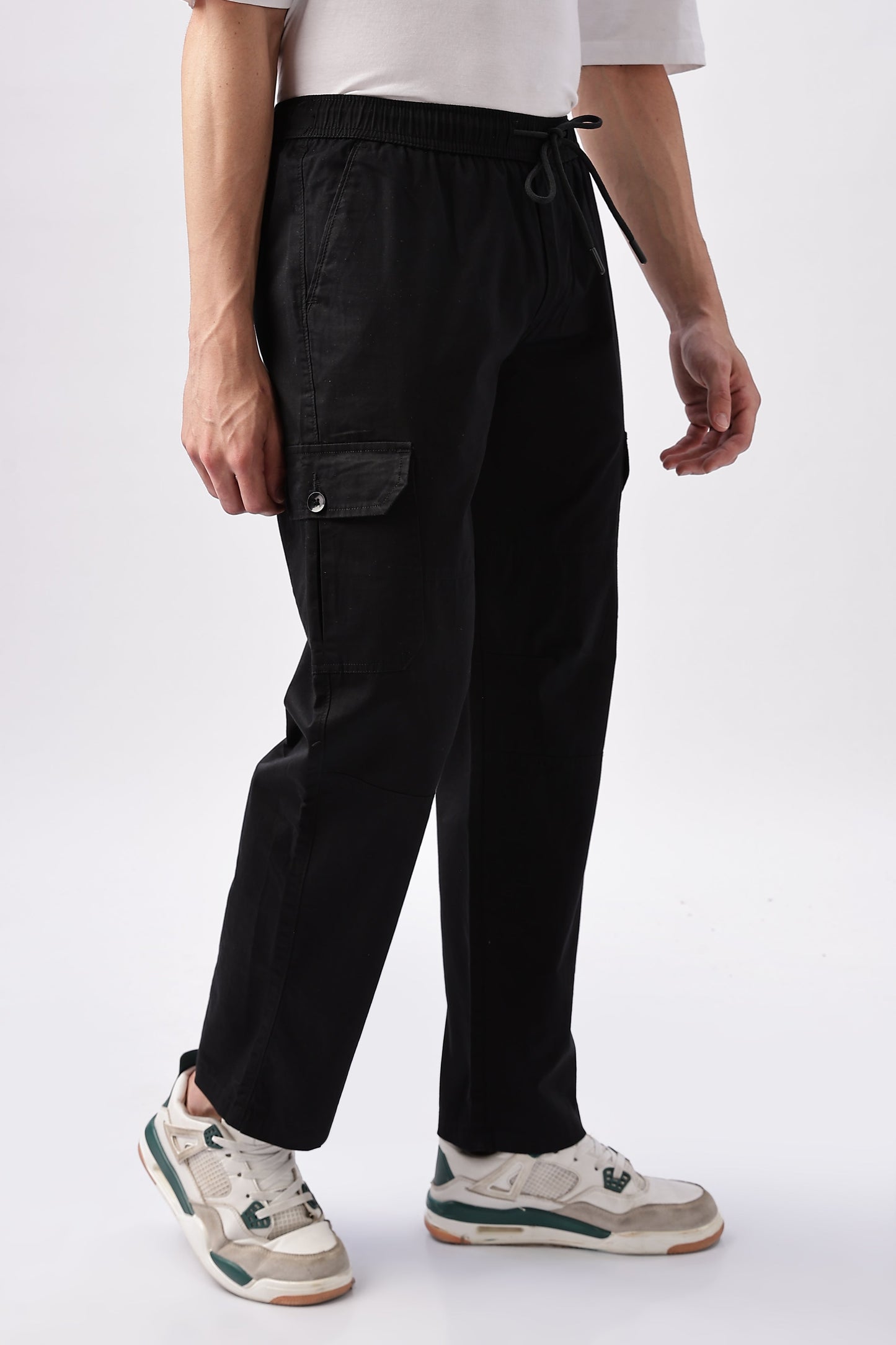 Men Relaxed Fit Air Cargo-Black
