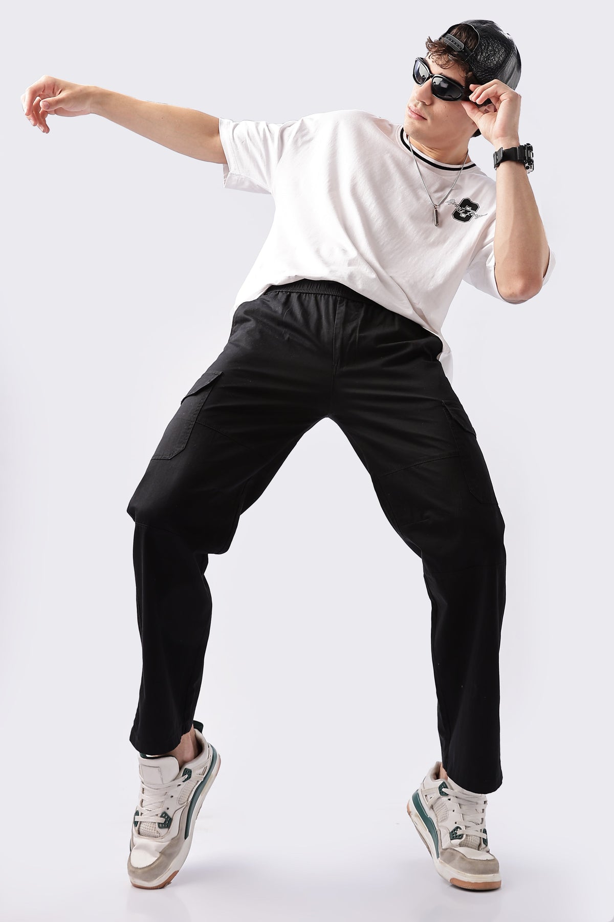 Men Relaxed Fit Air Cargo-Black