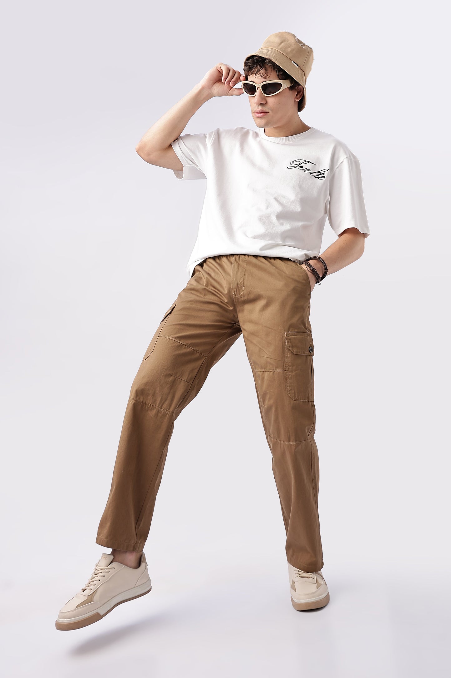 Men Relaxed Fit Air Cargo-Brown