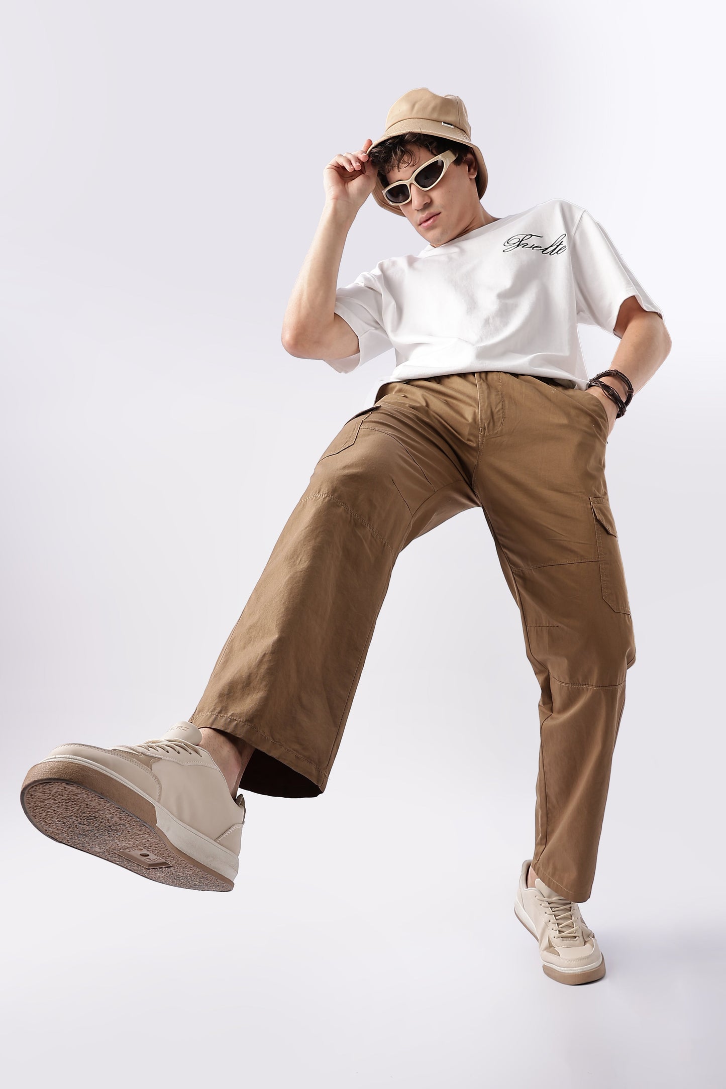 Men Relaxed Fit Air Cargo-Brown