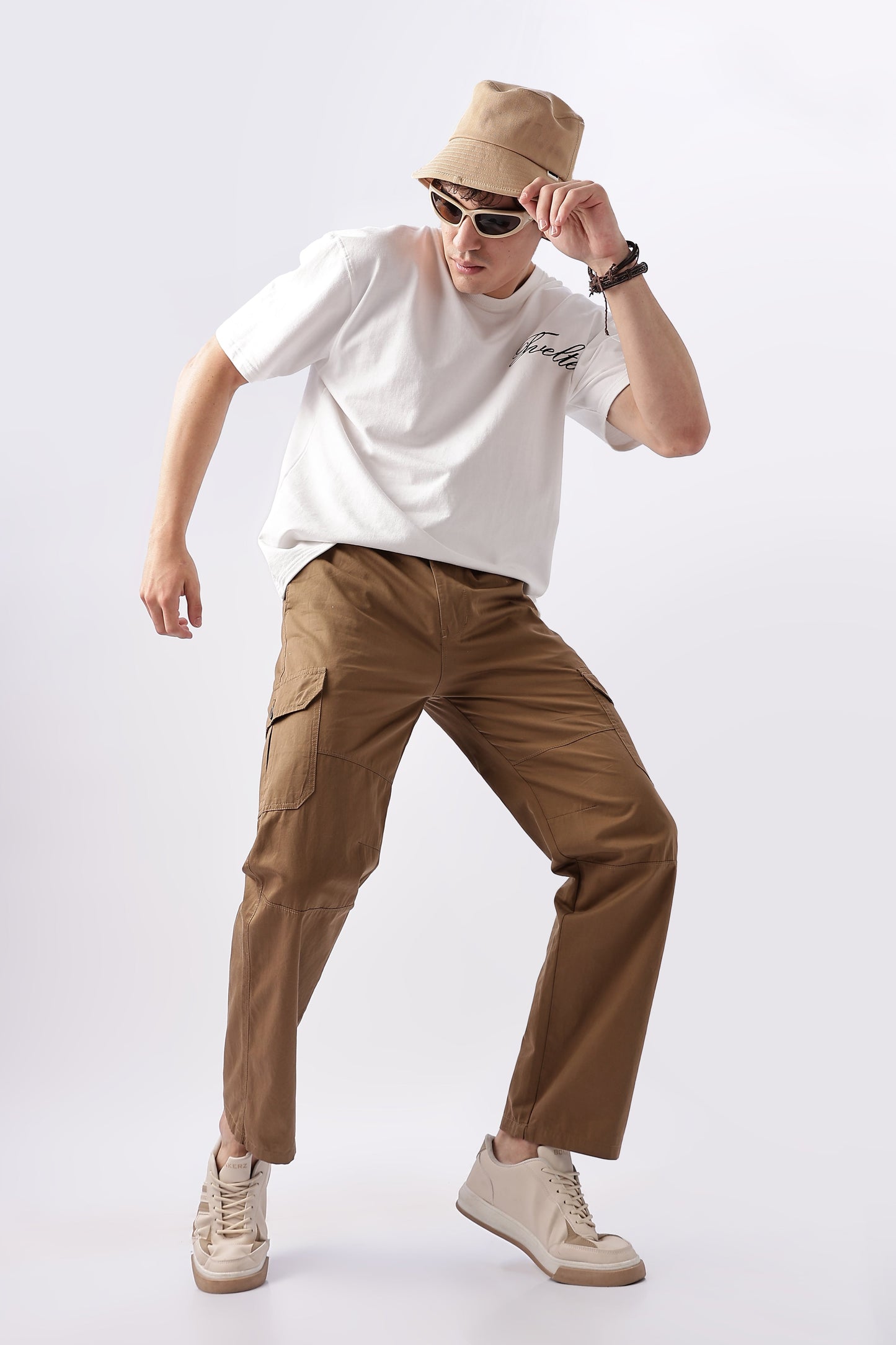 Men Relaxed Fit Air Cargo-Brown