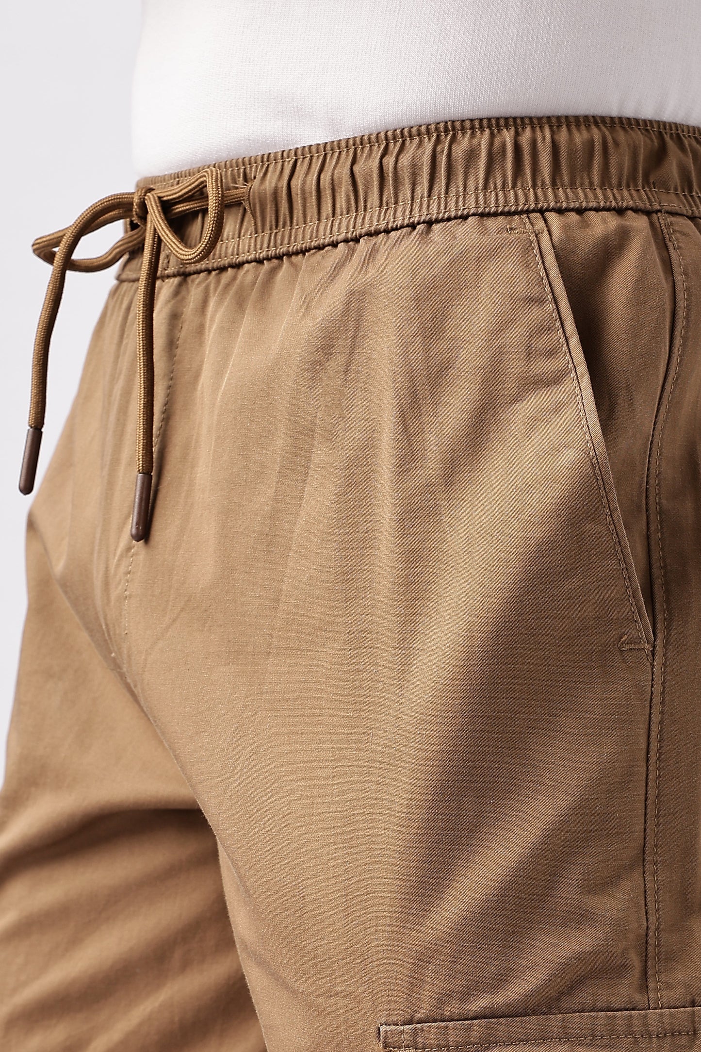 Men Relaxed Fit Air Cargo-Brown