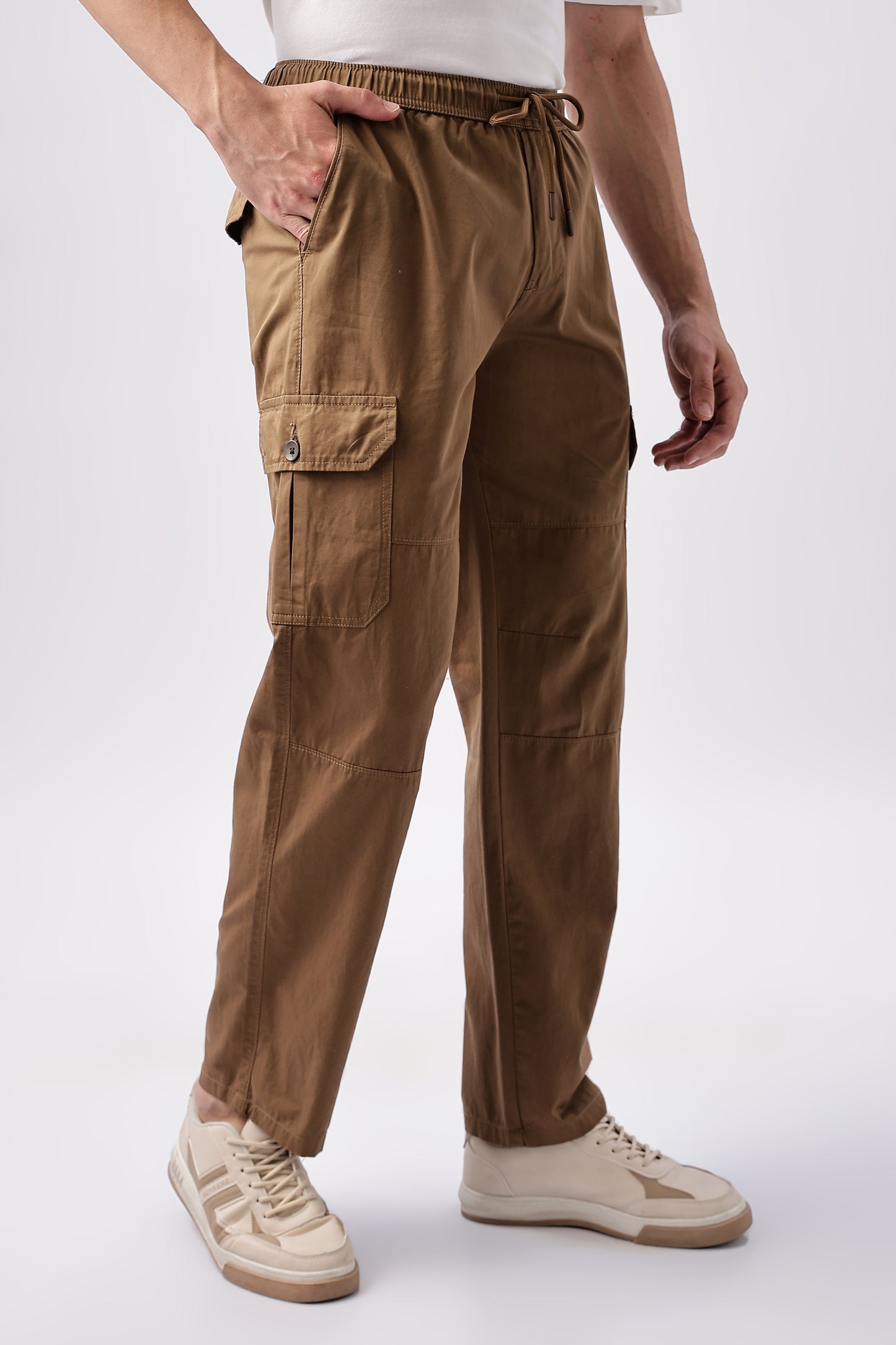 Men Relaxed Fit Air Cargo-Brown