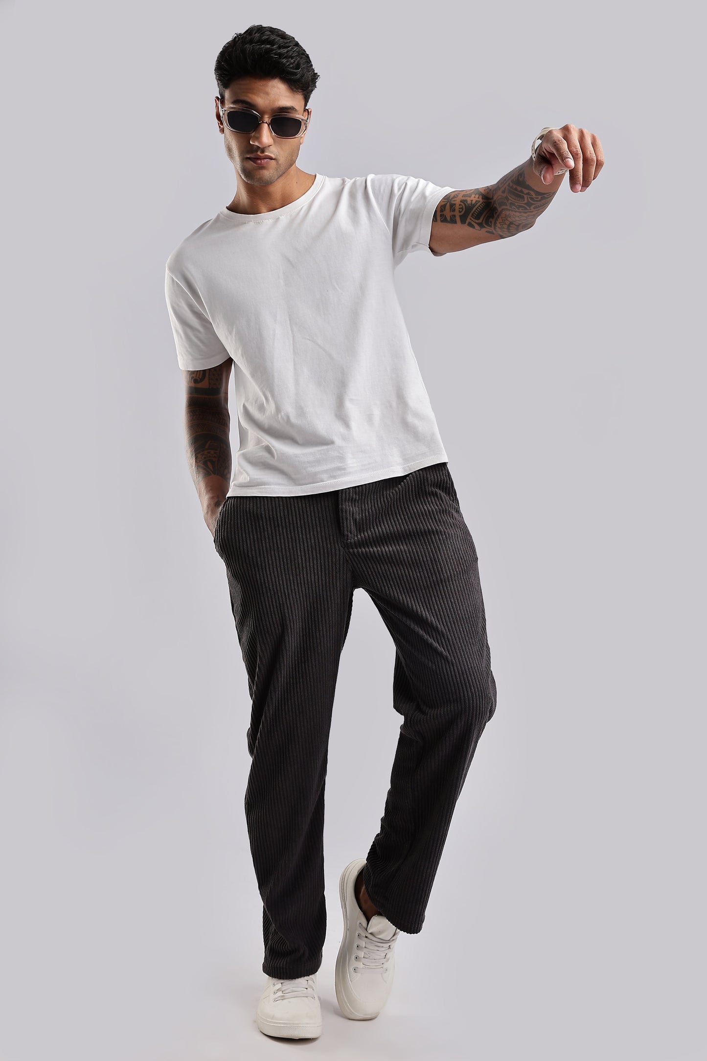 Men Corduroy Relaxed Traveller-Dk Grey