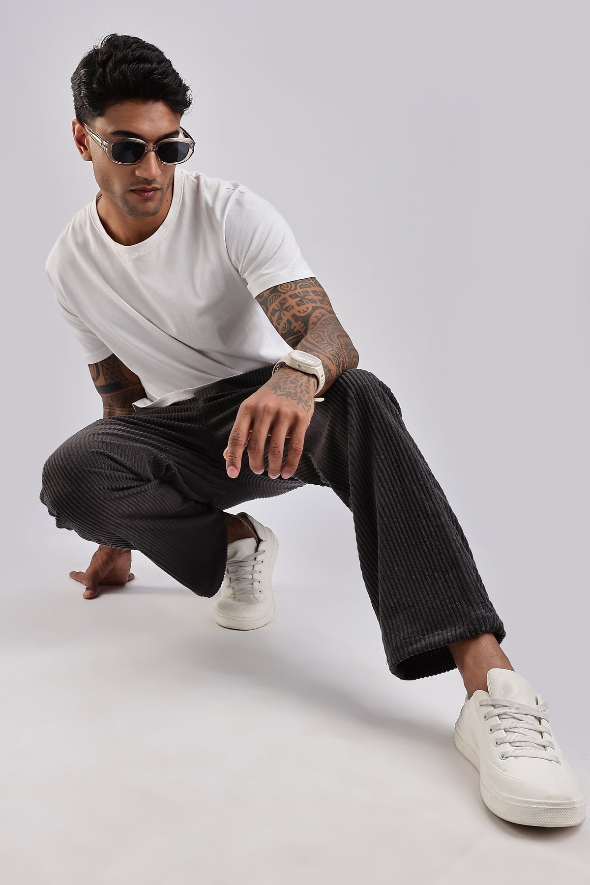 Men Corduroy Relaxed Traveller-Dk Grey
