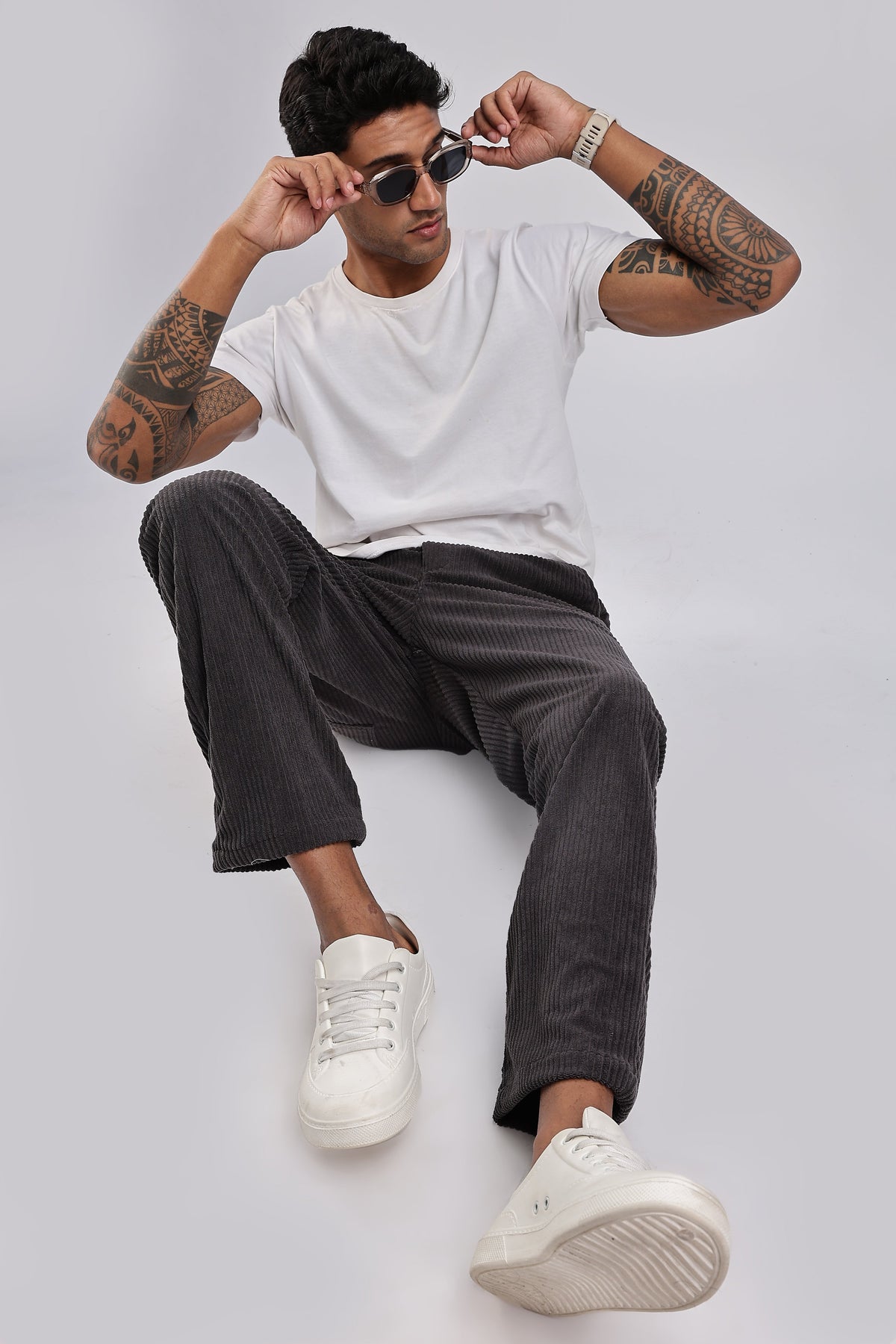 Men Corduroy Relaxed Traveller-Dk Grey