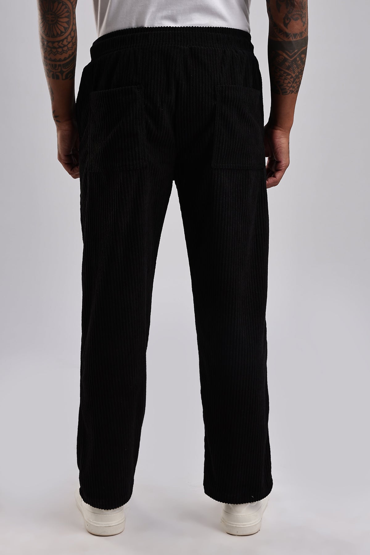 Men Corduroy Relaxed Traveller-Black