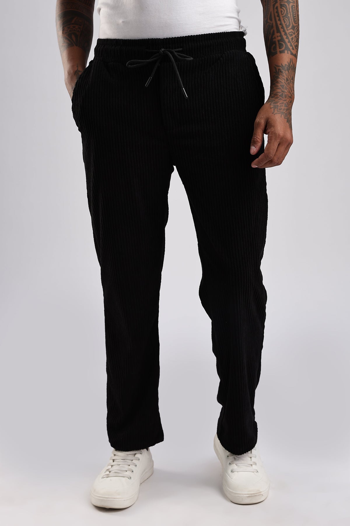 Men Corduroy Relaxed Traveller-Black