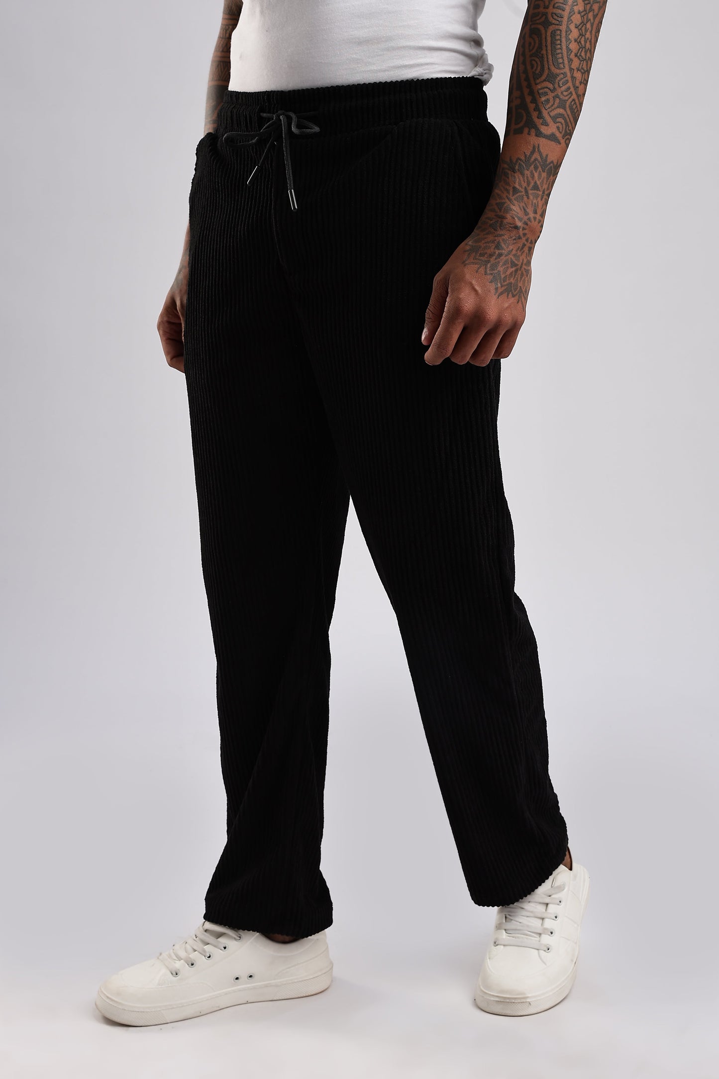 Men Corduroy Relaxed Traveller-Black