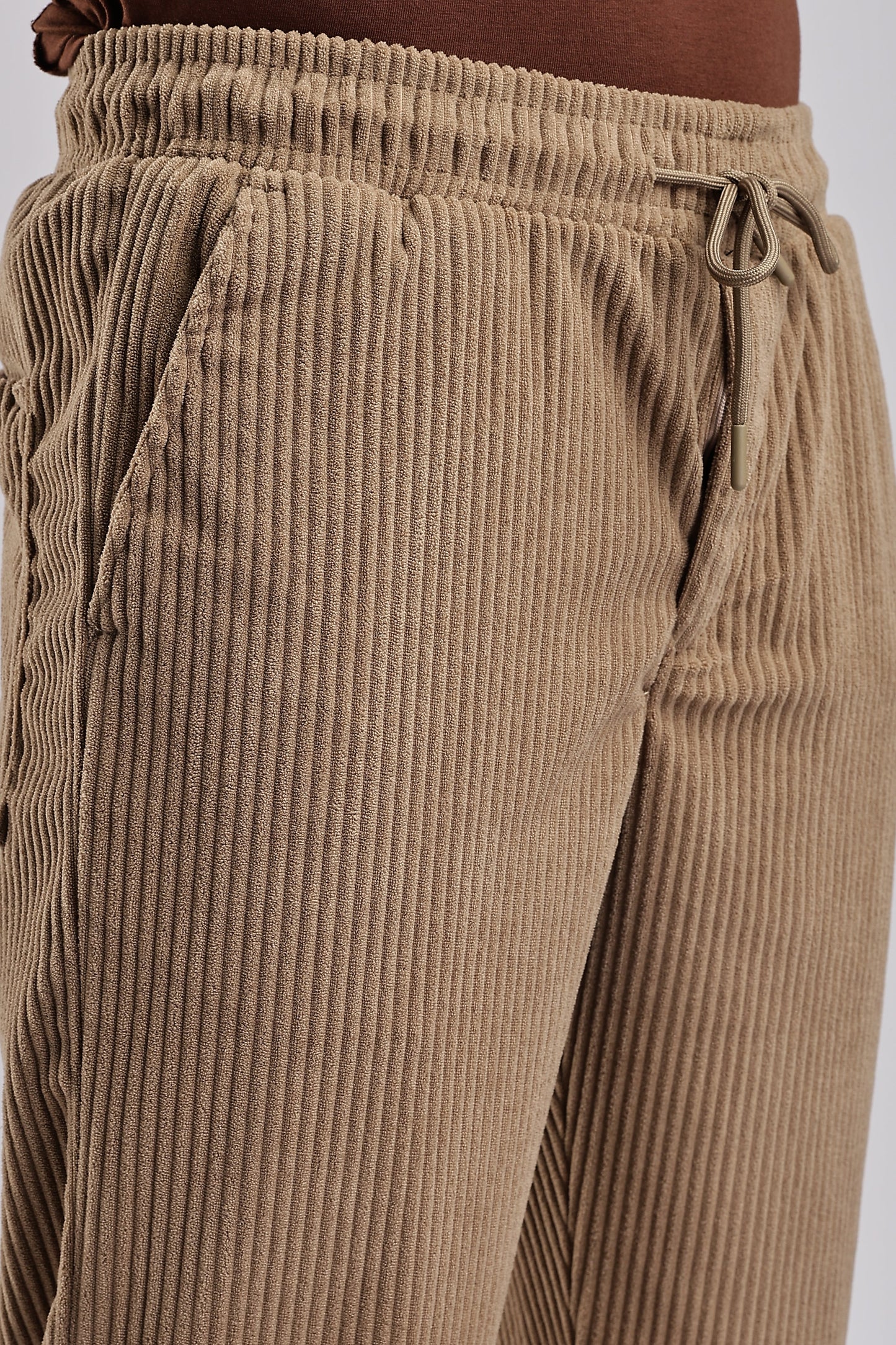 Men Corduroy Relaxed Traveller-Lt Khakhi