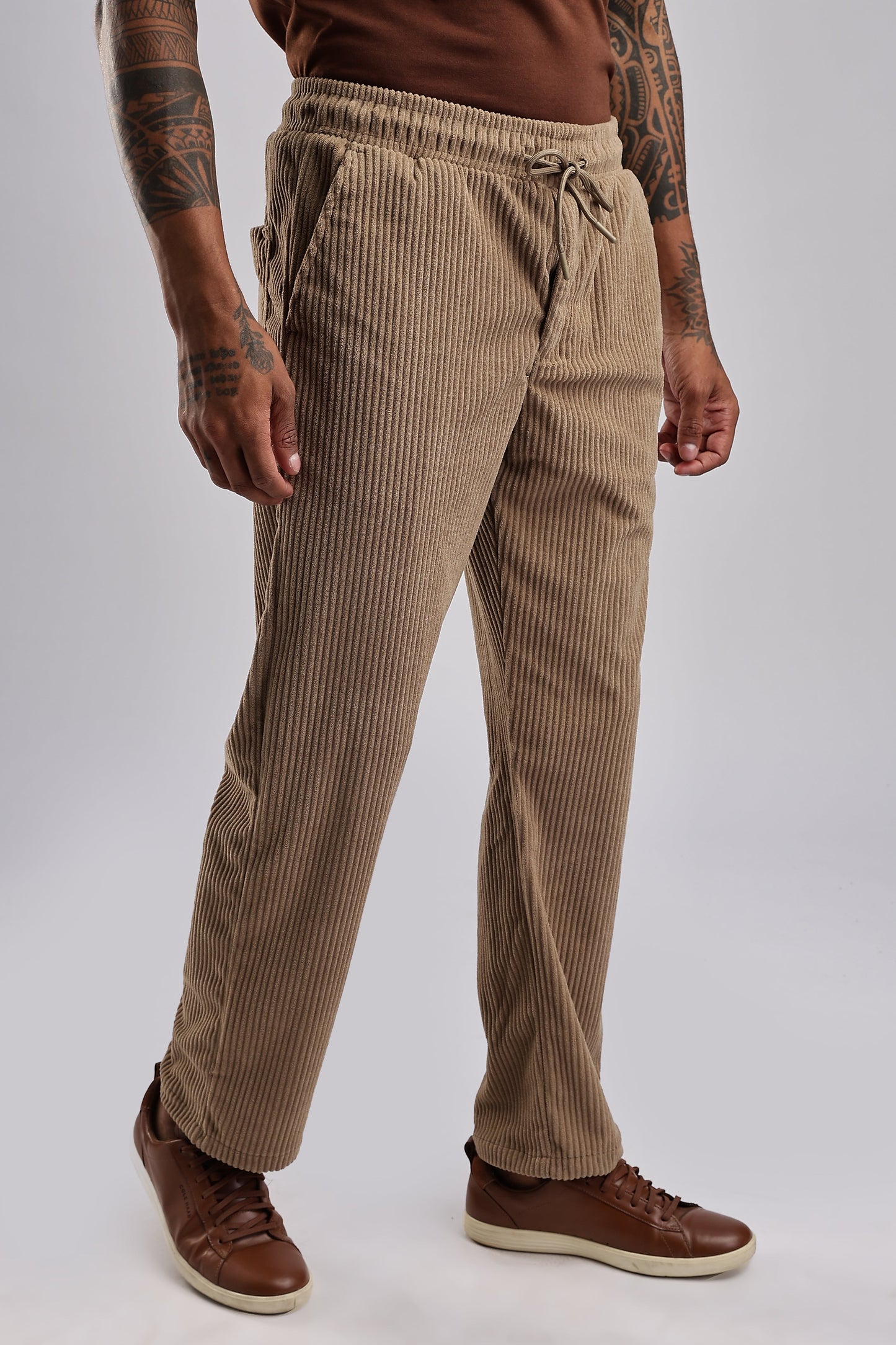 Men Corduroy Relaxed Traveller-Lt Khakhi