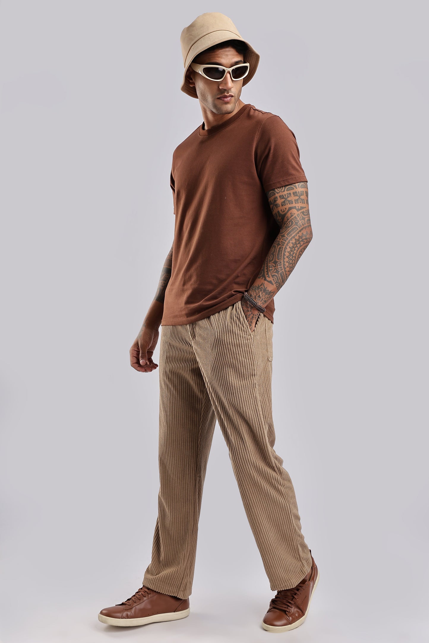 Men Corduroy Relaxed Traveller-Lt Khakhi