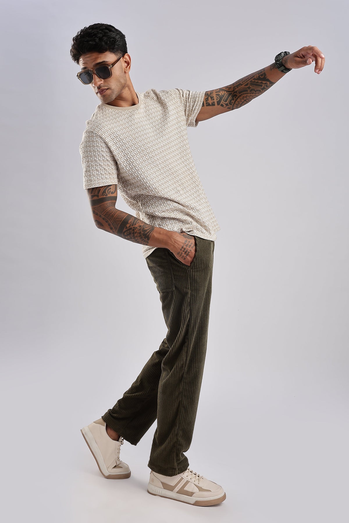 Men Corduroy Relaxed Traveller-Olive