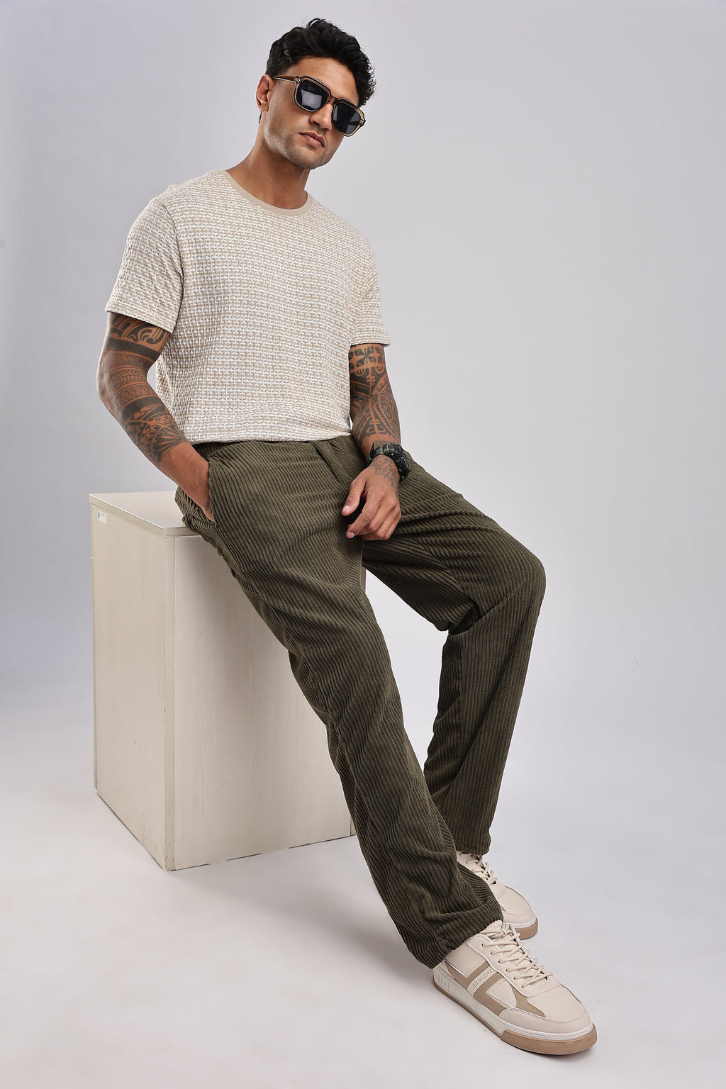 Men Corduroy Relaxed Traveller-Olive