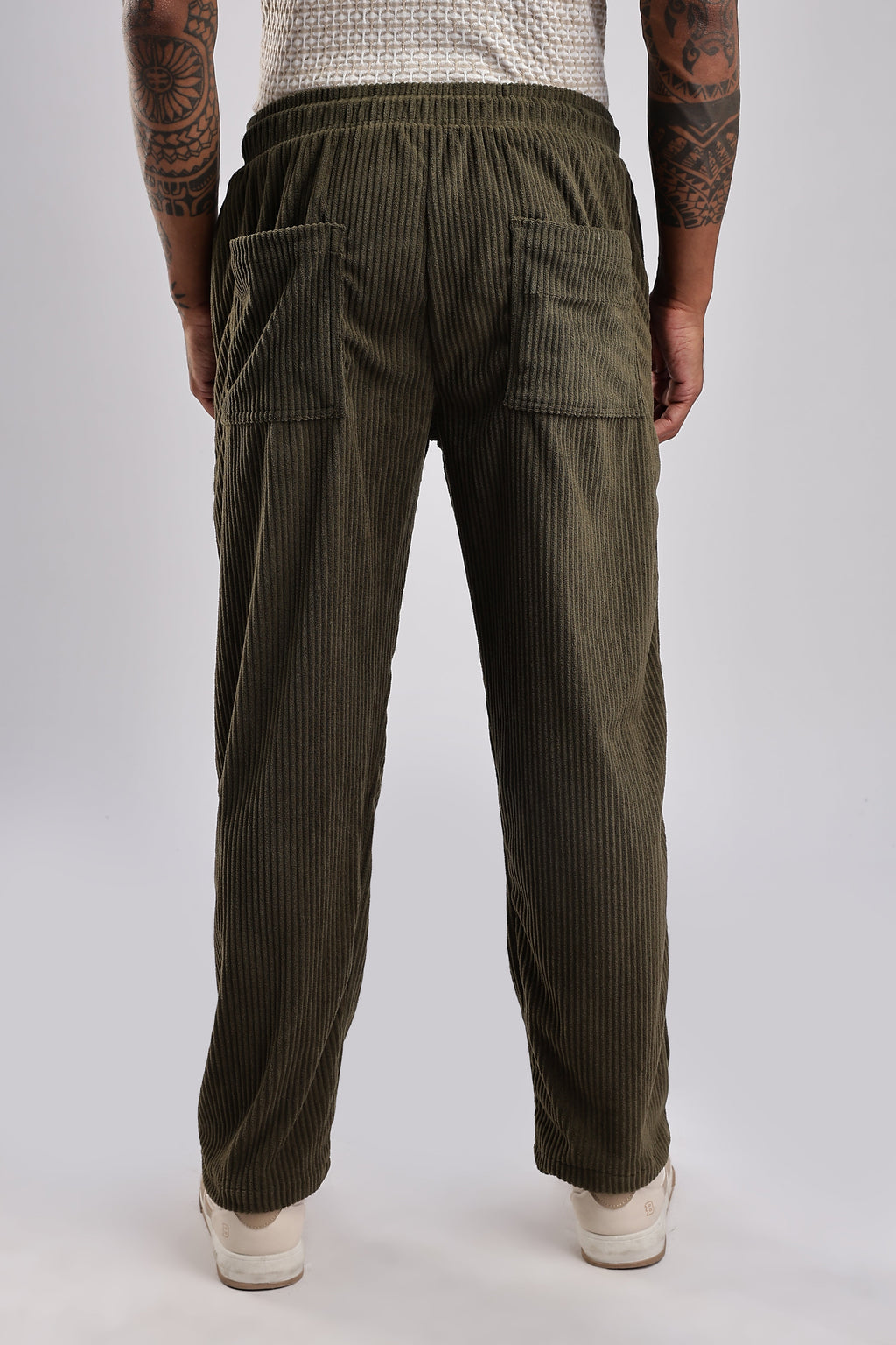 Men Corduroy Relaxed Traveller-Olive