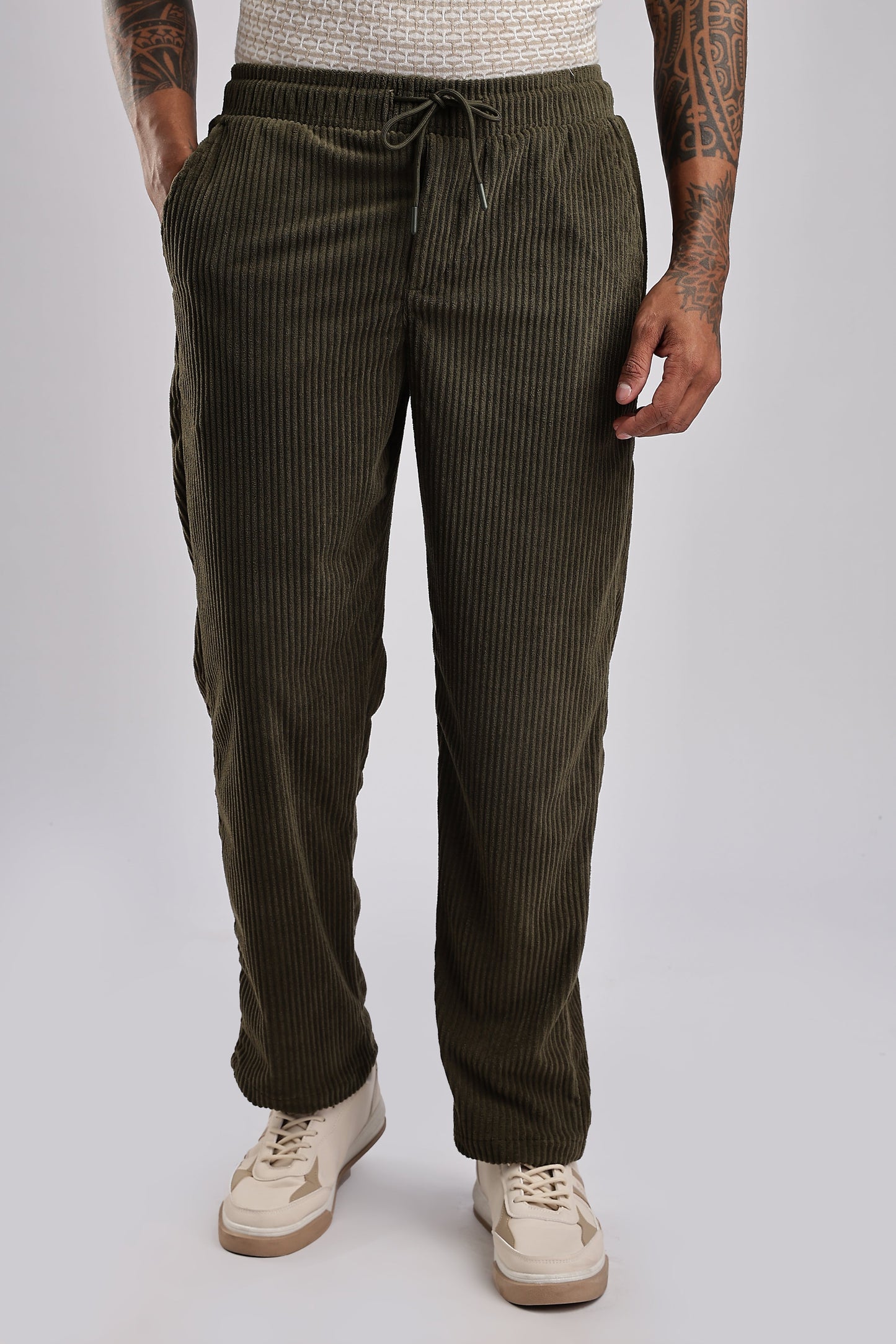 Men Corduroy Relaxed Traveller-Olive
