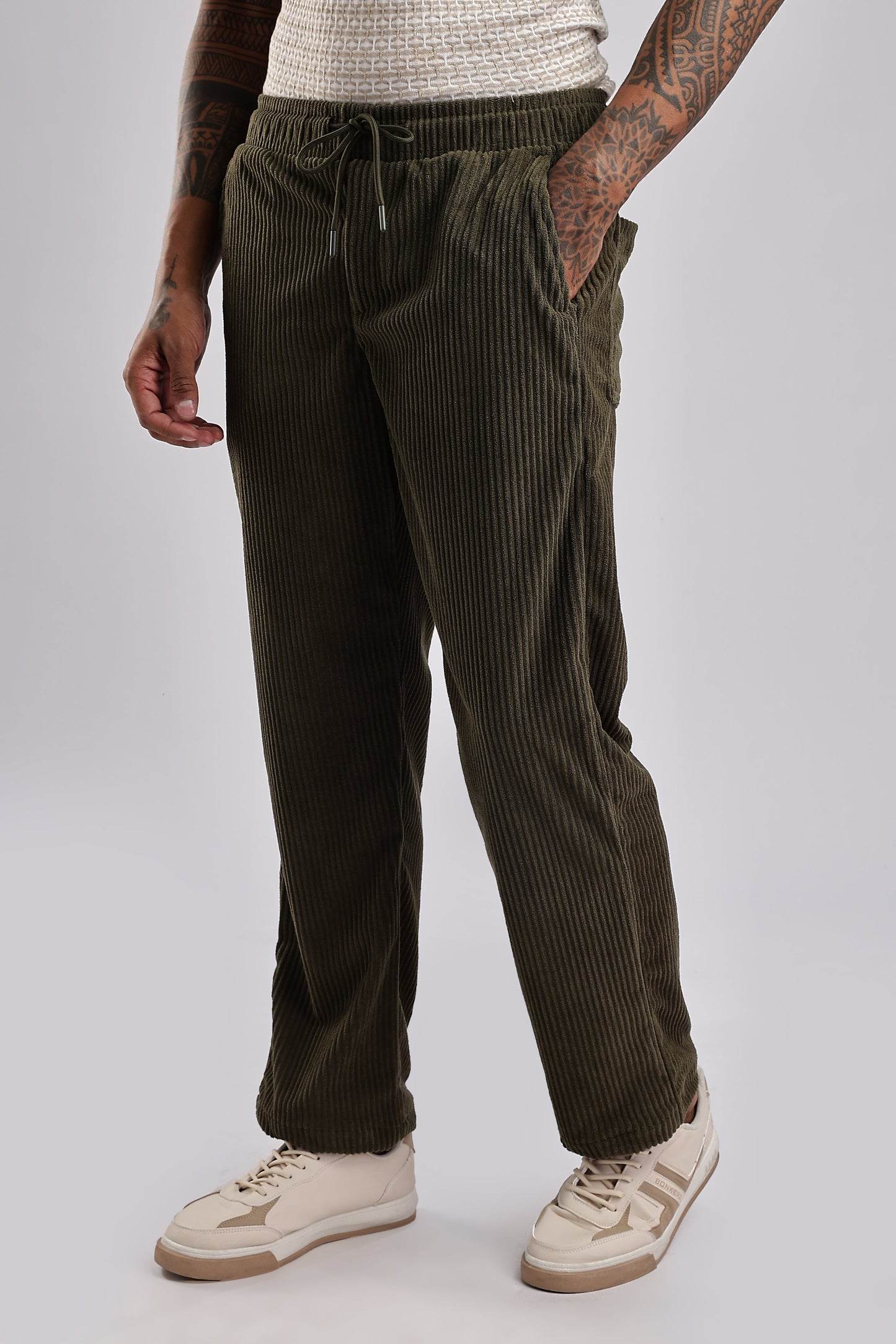 Men Corduroy Relaxed Traveller-Olive