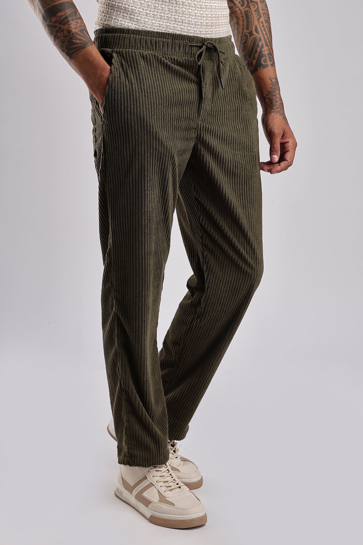 Men Corduroy Relaxed Traveller-Olive