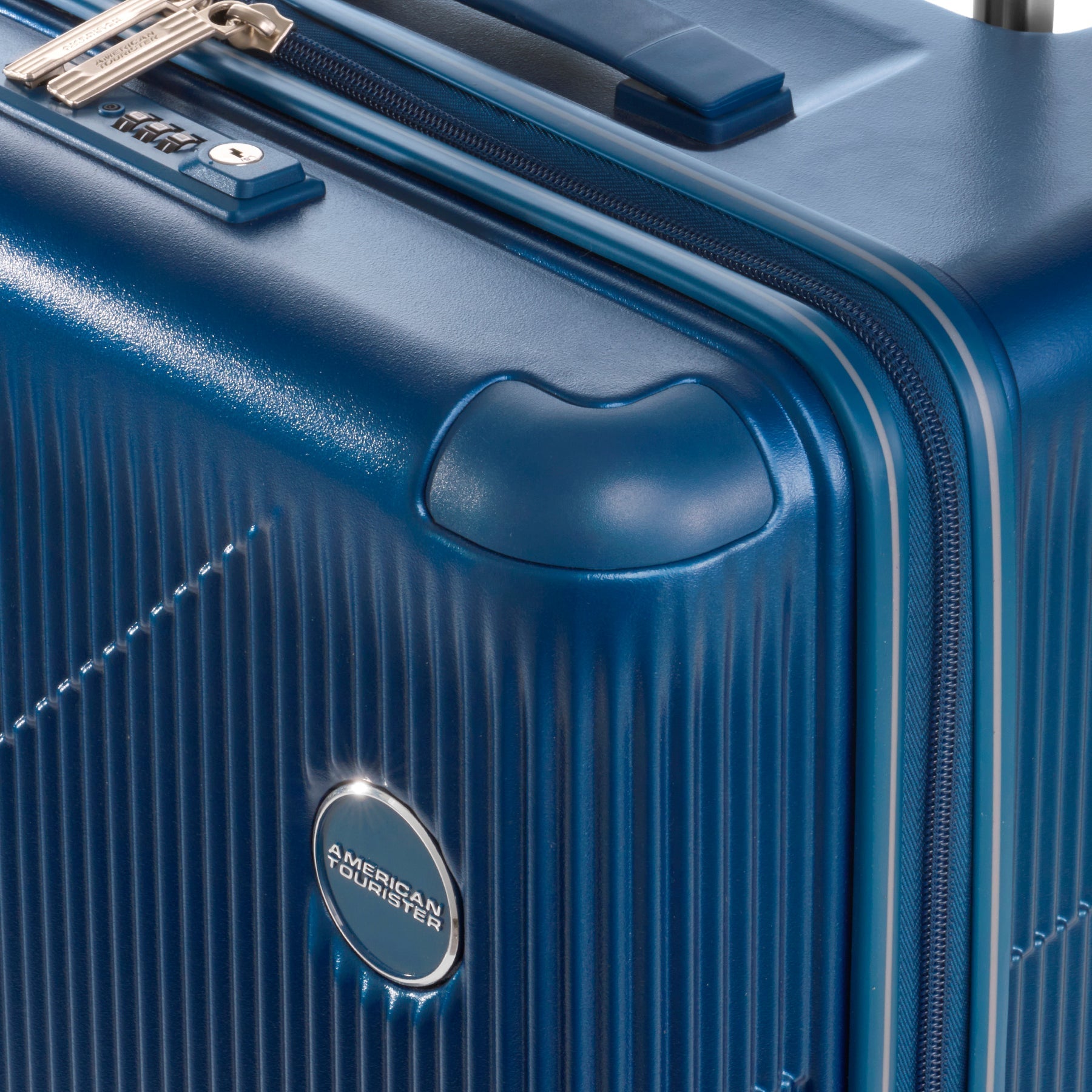 American Tourister Hardcase Trolley Blue