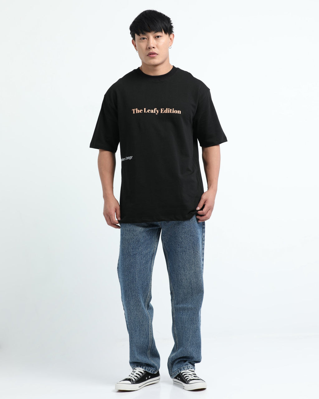 WELLNESS IN BLOOM BLACK TEE - Oversized fit