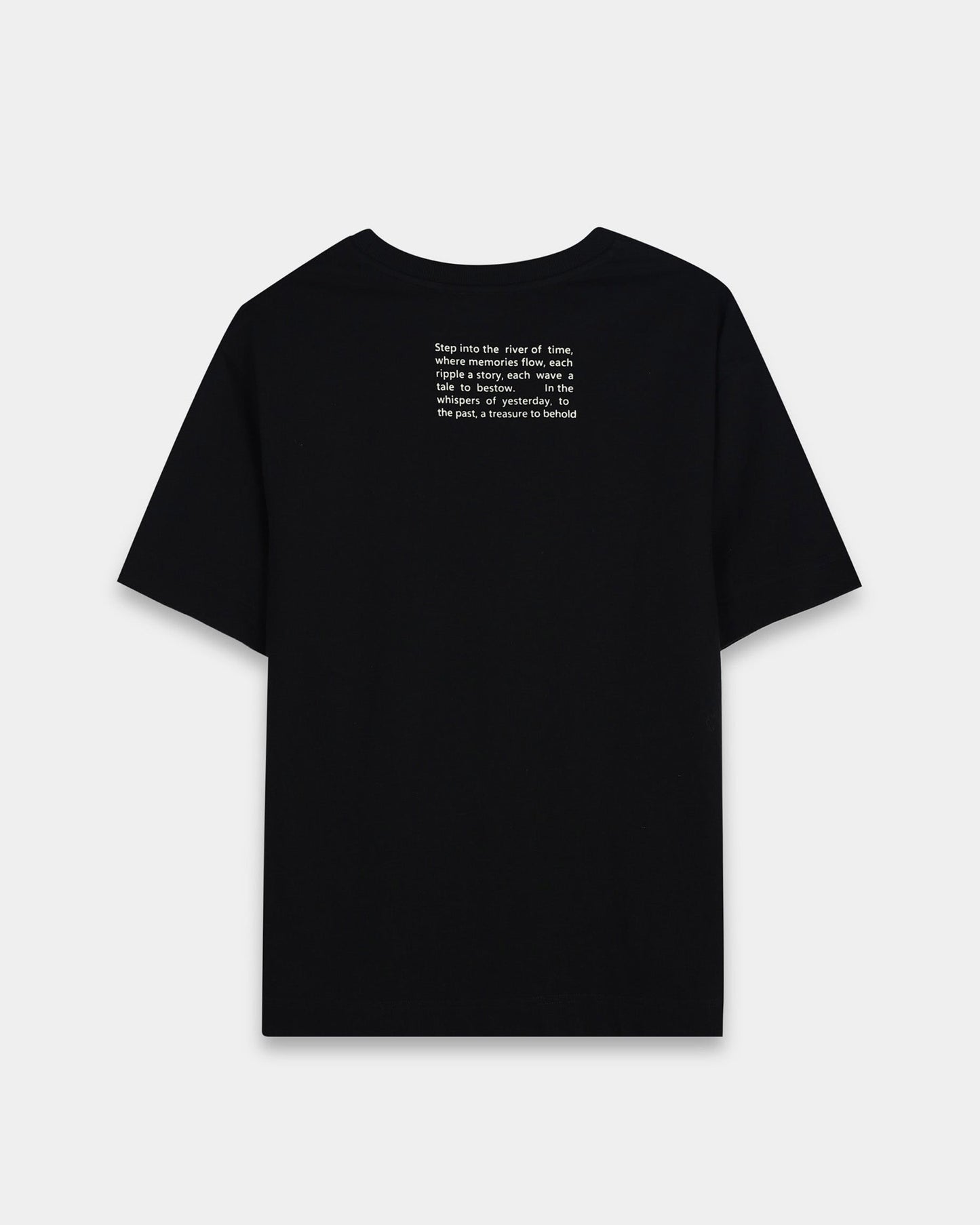 DISCOVERING BLACK TEE - Relaxed Fit