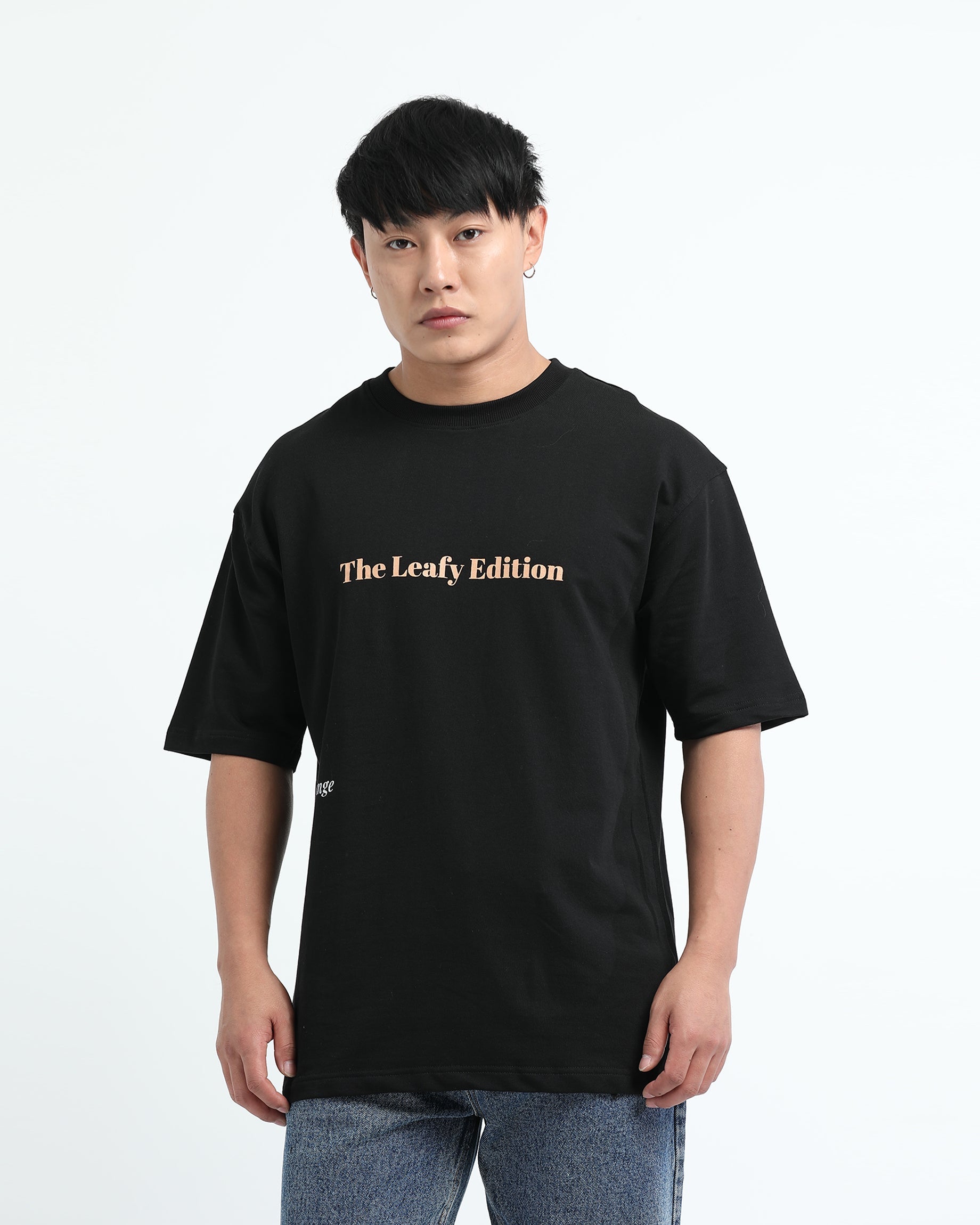 WELLNESS IN BLOOM BLACK TEE - Oversized fit