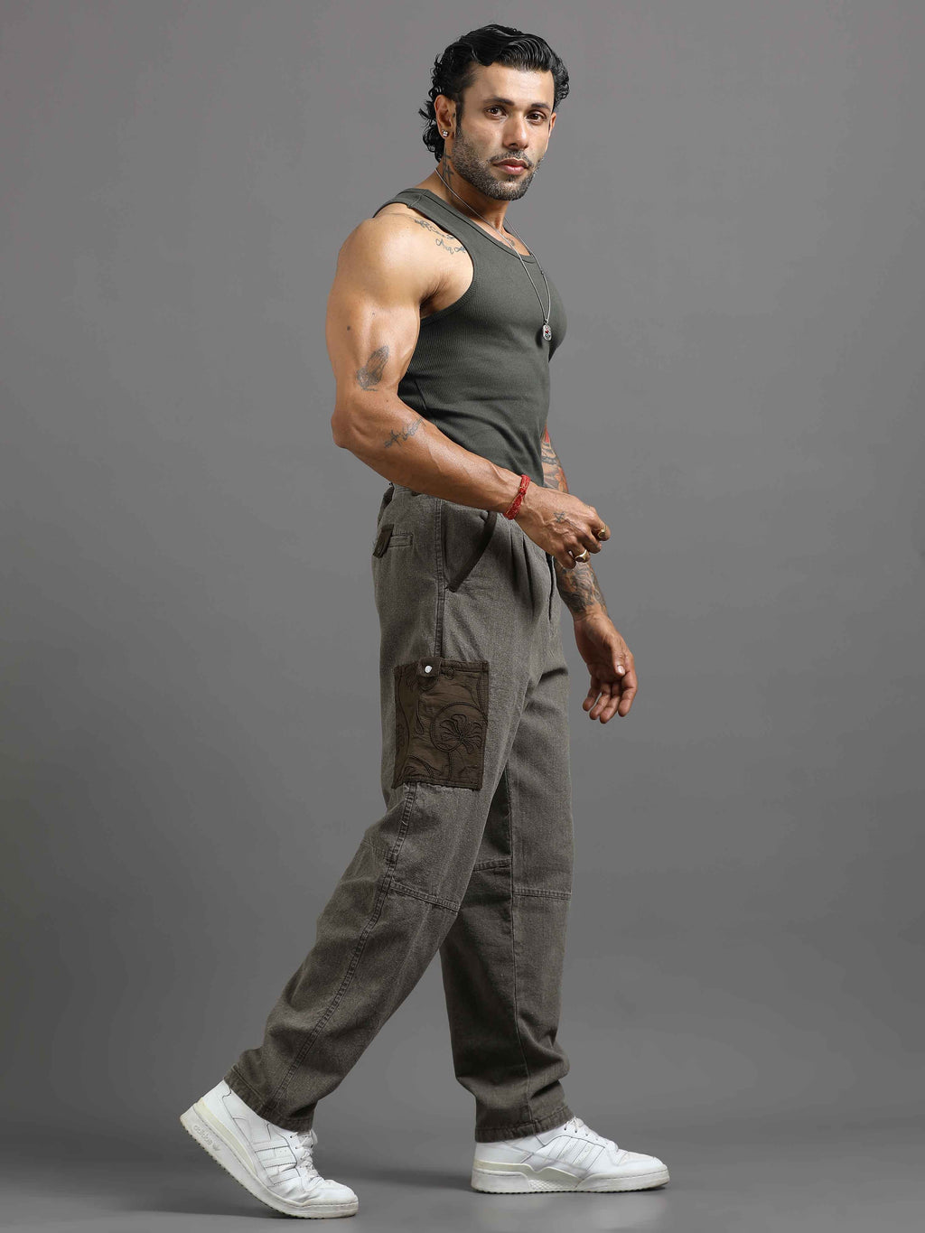 Ecru Pleated Cargo Pant In Grey