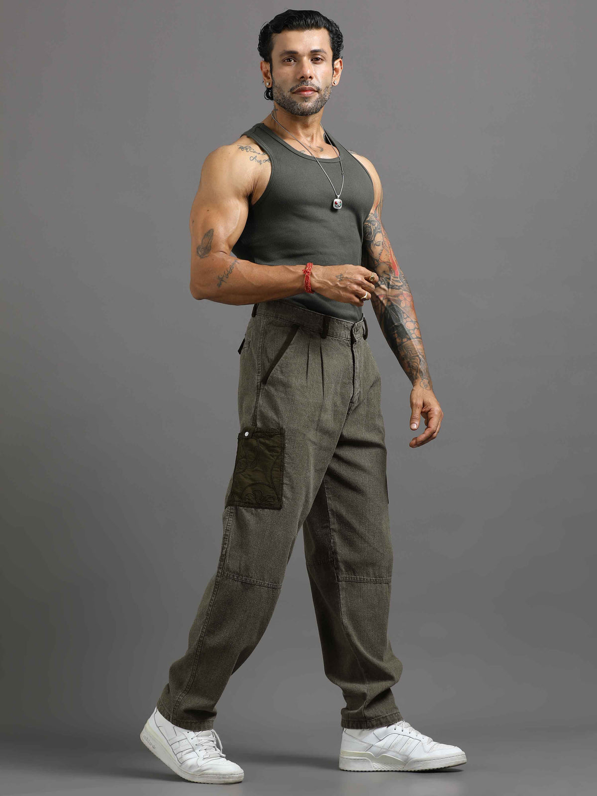 Ecru Pleated Cargo Pant In Olive