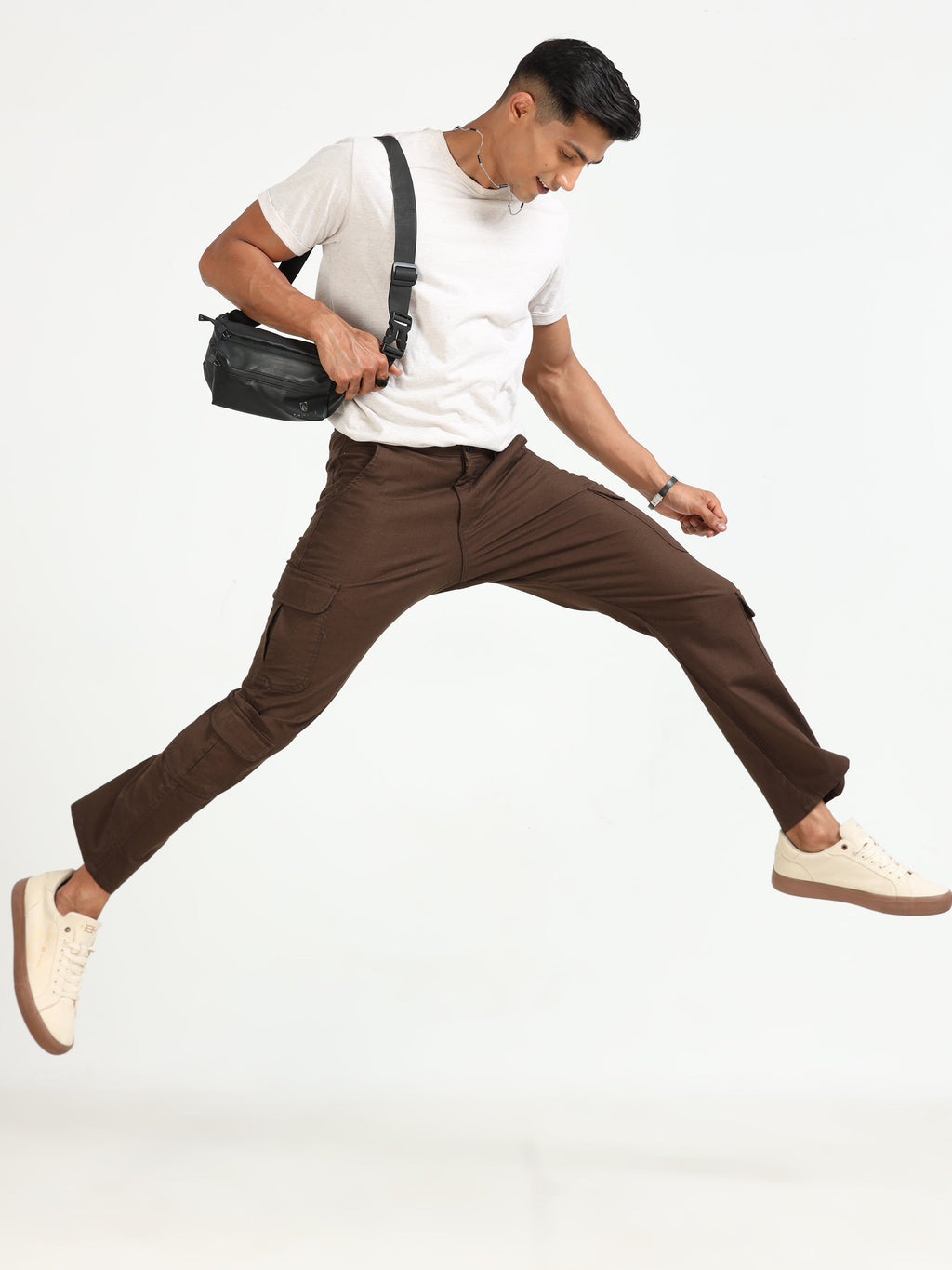 Men Lazy Linen Cargo Trousers-Brown