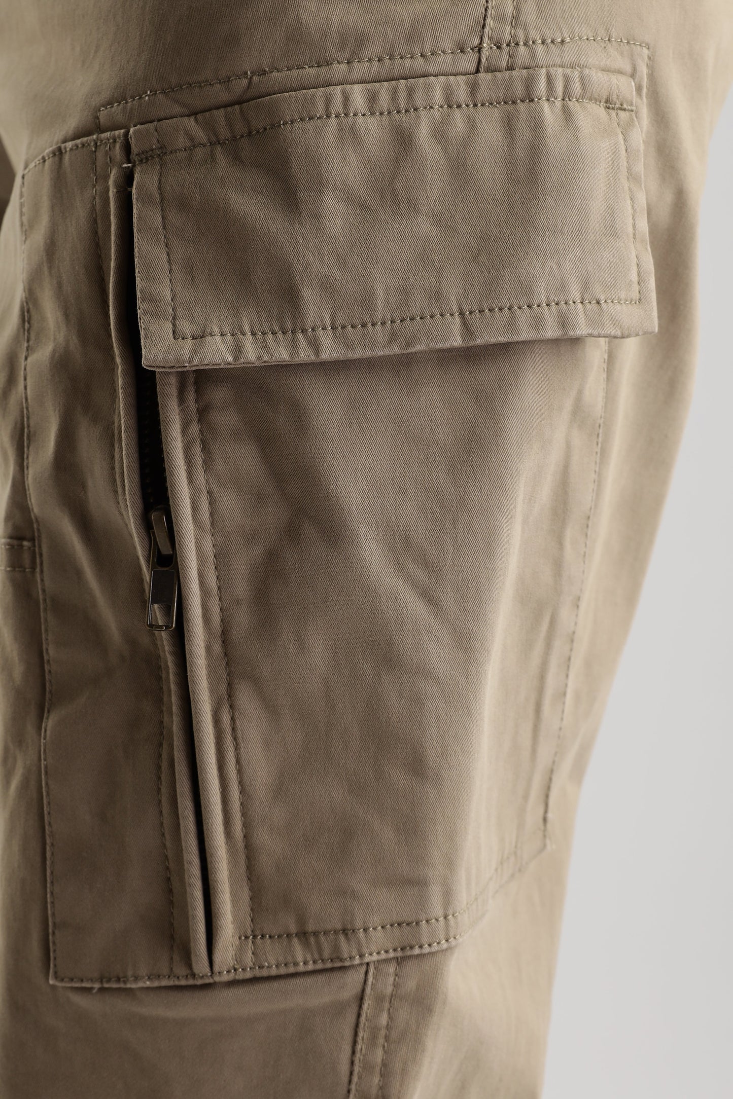Men Heavy Twill Cargo-Cream