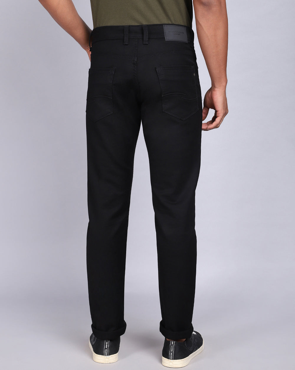 Tailored Fit Jeans-Black