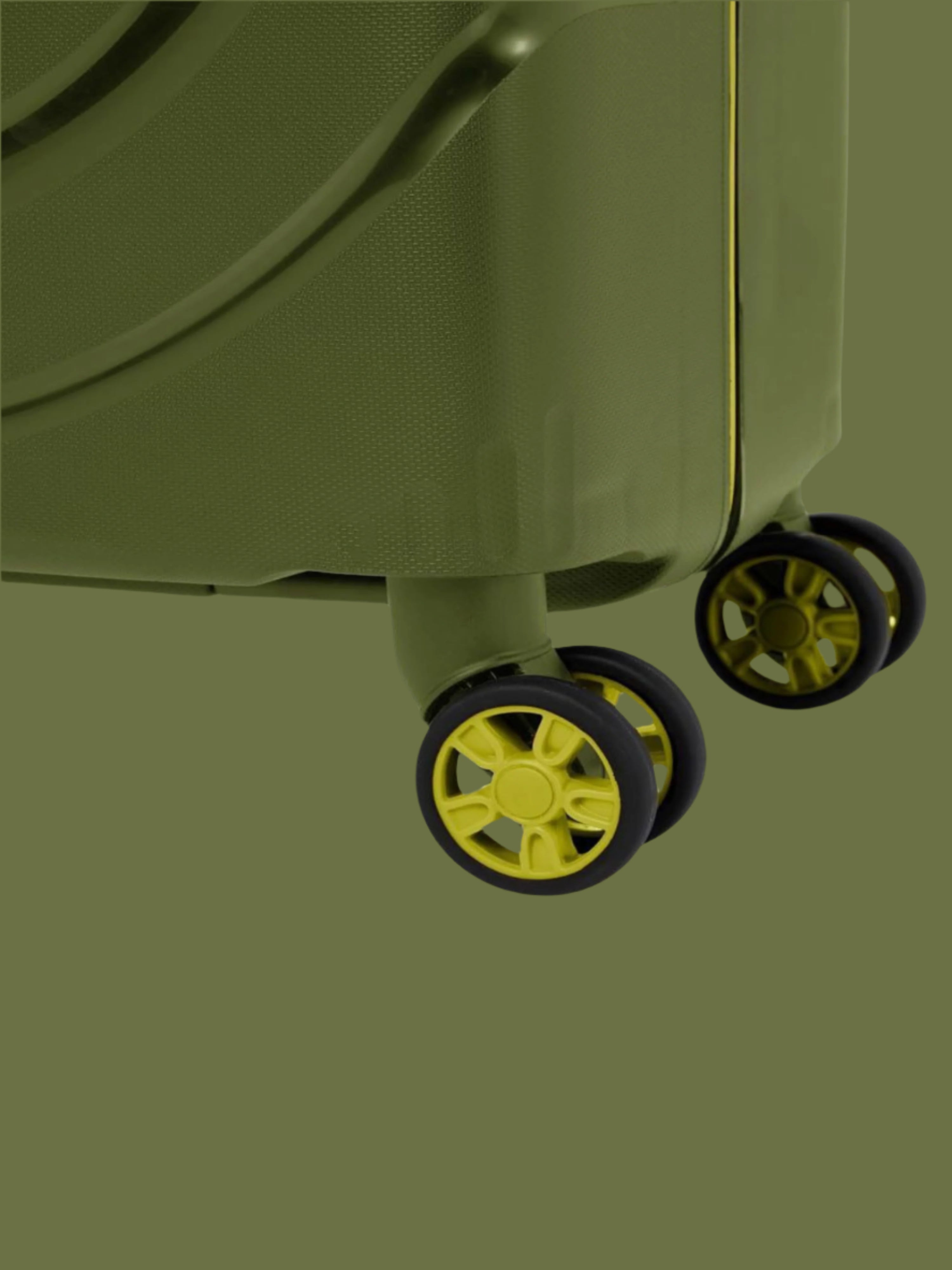 American Tourister Circurity Green Hard Trolley