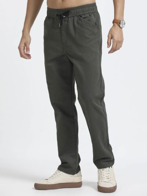 Men Relaxed Airport Traveller Trouser-Grey